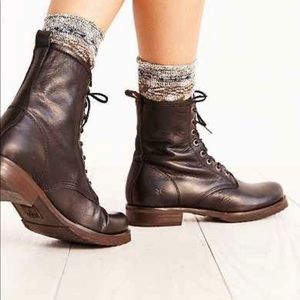 Frye Veronica combat boot brown leather lace up 7